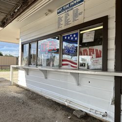 Holley Dixie Dog - Fresh Homemade Hamburgers, fries and Southern Iced Tea.
