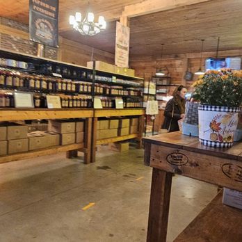 Echo Hill Orchards & Winery - Store - Wine Tasting Room Near Me - Monson, Massachusetts
