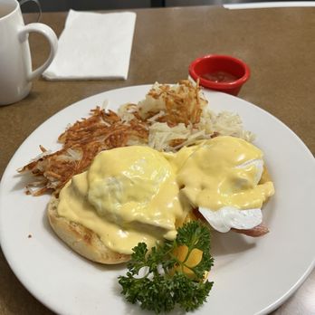 Sue’s Place - Eggs Benedict with thick sliced ham Eggs Benedict - Breakfast & Brunch Near Me - Pinole, California Sue’s Place - Eggs Benedict with thick sliced ham Eggs Benedict - Breakfast & Brunch Near Me - Pinole, California