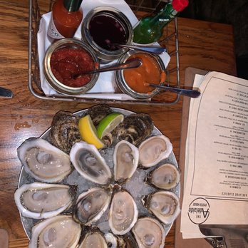 Adelaide Oyster House - oysters on the half shell - Tapas Bars Near Me - St. John's, Newfoundland and Labrador