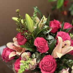 E Shine Massage - Beautiful flowers for you make your day with smiles.