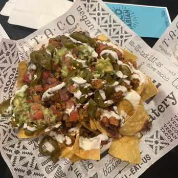 Tacotarian Miracle Mile - Nachos with beyond - Vegan Near Me - Las Vegas, Nevada Tacotarian Miracle Mile - Nachos with beyond - Vegan Near Me - Las Vegas, Nevada