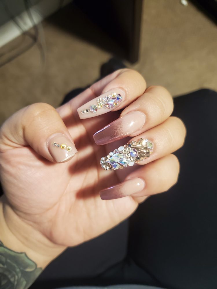 RAQUEL NAILS Updated April 2024 68 Photos & 37 Reviews 560 Union