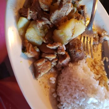 El Mofongo Parrillero - Veal Stew with rice and beans. - Latin American Near Me - Lares, Puerto Rico