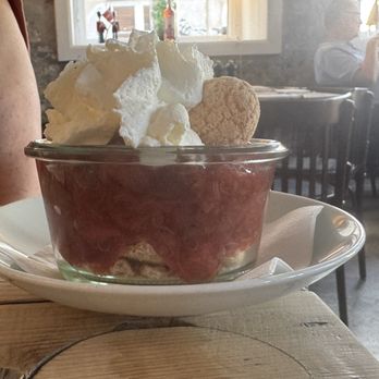 Restaurant 1733 - Rhubarb Trifle - Open Sandwiches Near Me - København