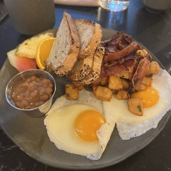 Le Saint-Sulpice Hotel - Breakfast - Hotels Near Me - Montreal, Quebec Le Saint-Sulpice Hotel - Breakfast - Hotels Near Me - Montreal, Quebec