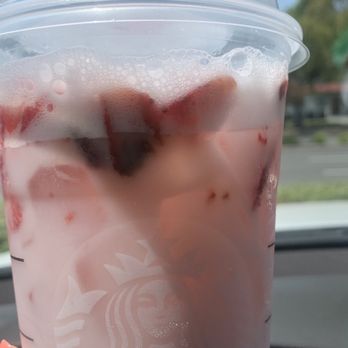 Starbucks - Coffee & Tea Near Me - Long Beach, California