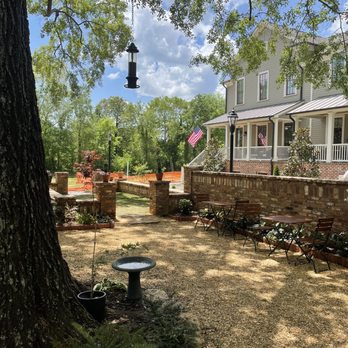 Fellows Cafe - Outdoor backyard - Breakfast & Brunch Near Me - Roswell, Georgia
