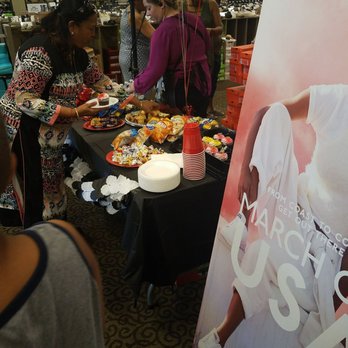 DSW - Snacks!! - Shoe Stores Near Me - Iselin, New Jersey DSW - Snacks!! - Shoe Stores Near Me - Iselin, New Jersey