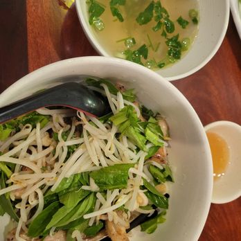 Pho Ga Hai Van - Phở gà đặc biệt khô. Love their ginger fish sauce and you also get a small side of broth! - Vietnamese Near Me - Westminster, California