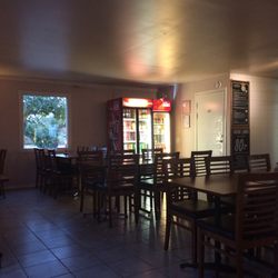 Pizzeria La Casa Gialo - Intimate setting, very clean, and very friendly service