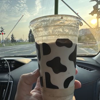 Motley Moo Creamery - Ice Cream & Frozen Yogurt Near Me - Anchorage, Alaska