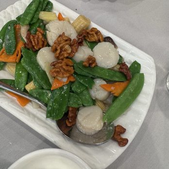 Fung's Kitchen - Scallops W/ Mixed Vegetables & Cashews - Dim Sum Near Me - Houston, Texas
