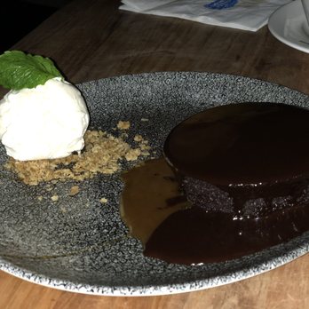 Earls Kitchen + Bar - Sticky Toffee Chocolate Pudding - New American Near Me - Orlando, Florida