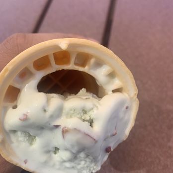 Baskin-Robbins - Putting ice cream only on the top of the cone??? - Ice Cream & Frozen Yogurt Near Me - San Diego, California Baskin-Robbins - Putting ice cream only on the top of the cone??? - Ice Cream & Frozen Yogurt Near Me - San Diego, California