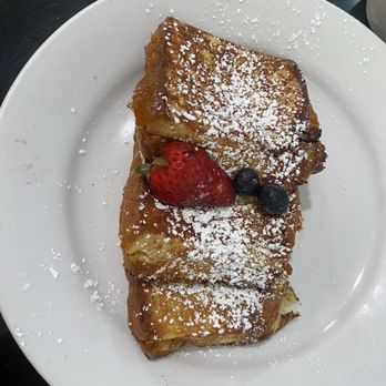 Sweet E's Cafe - Blueberry French toast - Cafes Near Me - Honolulu, Hawaii Sweet E's Cafe - Blueberry French toast - Cafes Near Me - Honolulu, Hawaii
