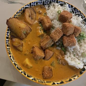 The Ginger Mule - Curry with crispy tofu - Vegan Near Me - Houston, Texas