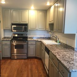 Lacquer kitchen cabinets light gray