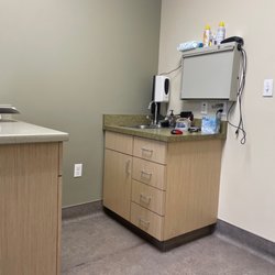 South Davis Veterinary Center - Room