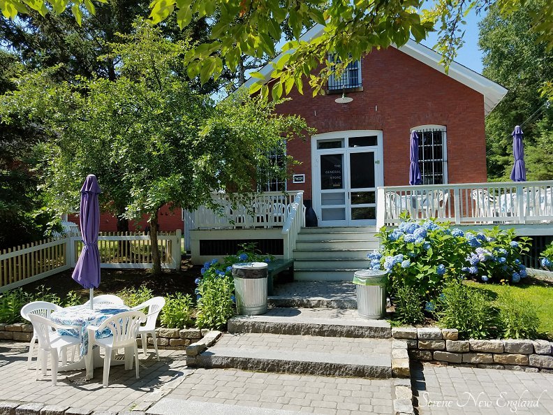 Diamond Cove General Store Logo