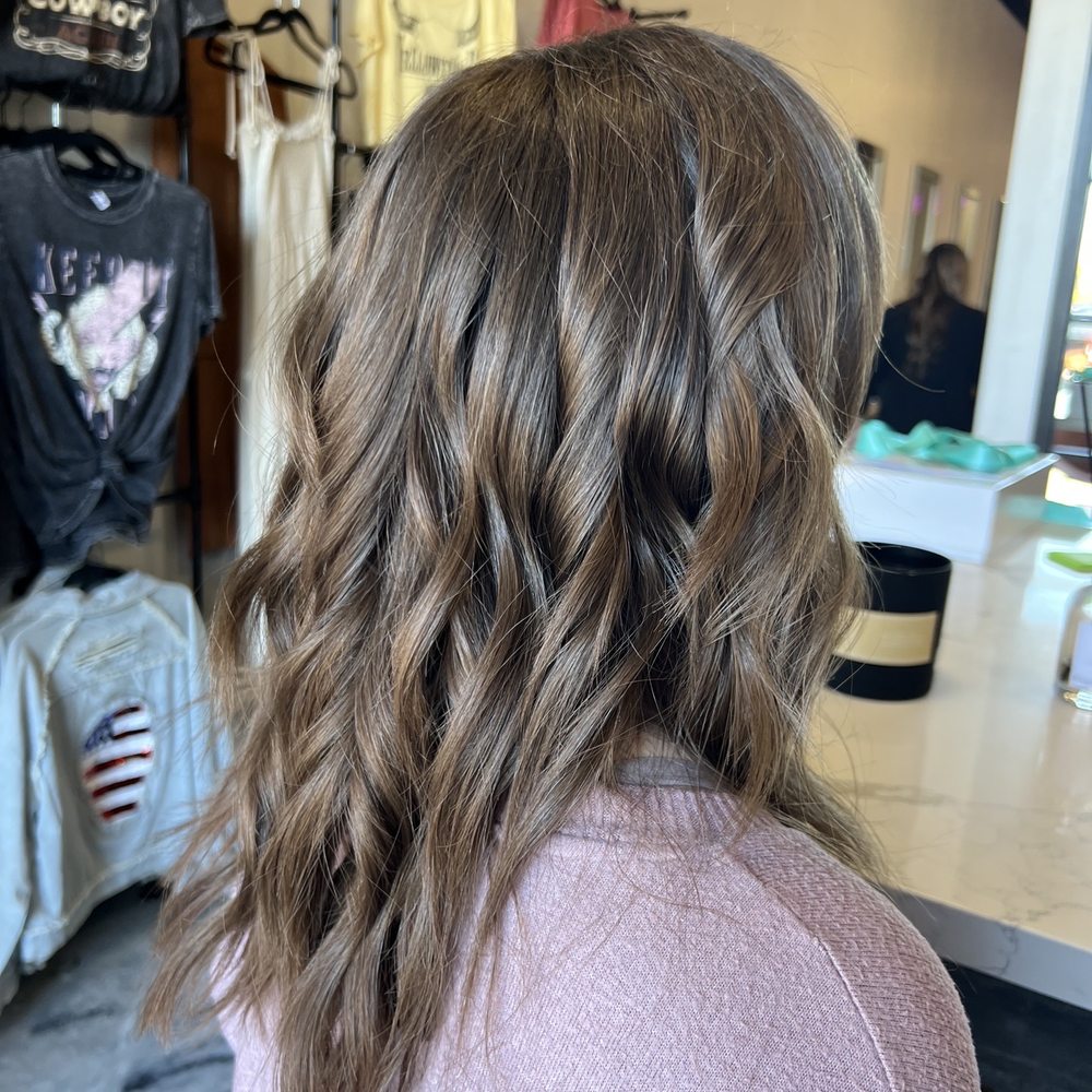 Lavish Locks Salon - Hair Salons Near Me - Wildomar, California