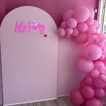 Just Celebrate - Cake decorating party - Custom Cakes Near Me - Gainesville, Florida Just Celebrate - Cake decorating party - Custom Cakes Near Me - Gainesville, Florida