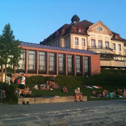Theater Casino Zug - Theater Casino Zug mit dem Theatersaal (links) und dem Restaurant mit herrlicher Aussichts-Terrasse