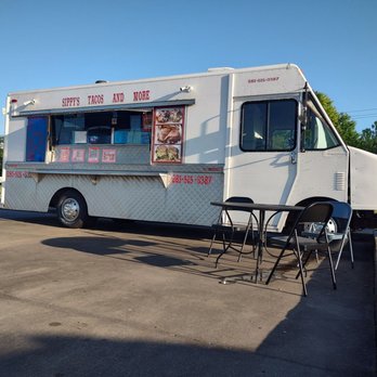 Sippy's Tacos and More - a food truck - Food Trucks Near Me - La Porte, Texas
