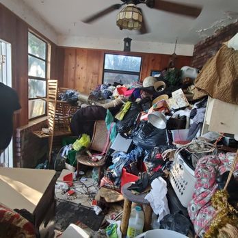 HSDO Junk Pro's - The beginning of a large hoarder home clean out. - Junk Removal & Hauling Near Me HSDO Junk Pro's - The beginning of a large hoarder home clean out. - Junk Removal & Hauling Near Me