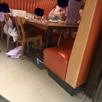 Spiga - kids acting like it was their personal playground. This was after they were asked to be seated. - Pizza Near Me - New Canaan, Connecticut
