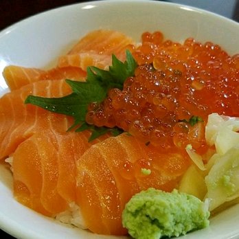 Waraku - Salmon and ikura don - Izakaya Near Me - Torrance, California