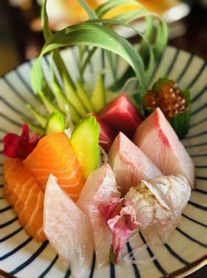 Vinum Japanese Fusion & Bar by null