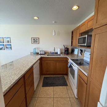 Luxe Cleaning - Kitchen fresh and ready. - Home Cleaning Near Me Luxe Cleaning - Kitchen fresh and ready. - Home Cleaning Near Me