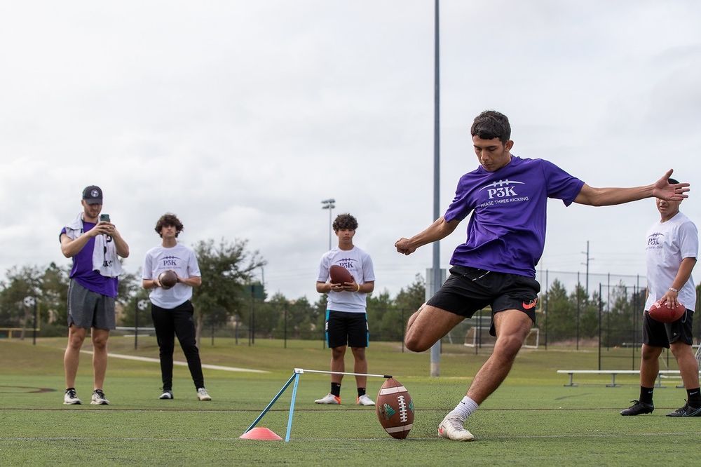Special Teams Football Academy Logo