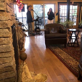 Maugle Sierra Vineyards - Wineries Near Me - Ledyard, Connecticut
