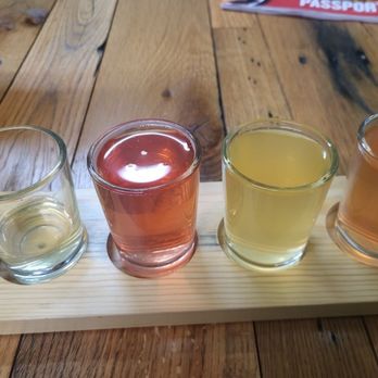 Mad Moon Cider Tap Room - Beer Flight - Cideries Near Me - Columbus, Ohio