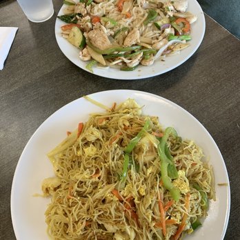 Mian Bistro - Singapore Mai Fun and chicken noodle - Chinese Near Me - Abilene, Texas Mian Bistro - Singapore Mai Fun and chicken noodle - Chinese Near Me - Abilene, Texas
