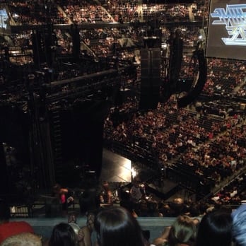 Matthew Knight Arena - Sucks. Big time. - Stadiums & Arenas Near Me - Eugene, Oregon