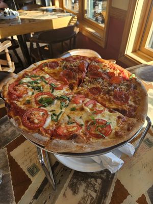 Benji & Jakes by null