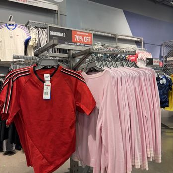 Adidas - Shoe Stores Near Me - Chandler, Arizona