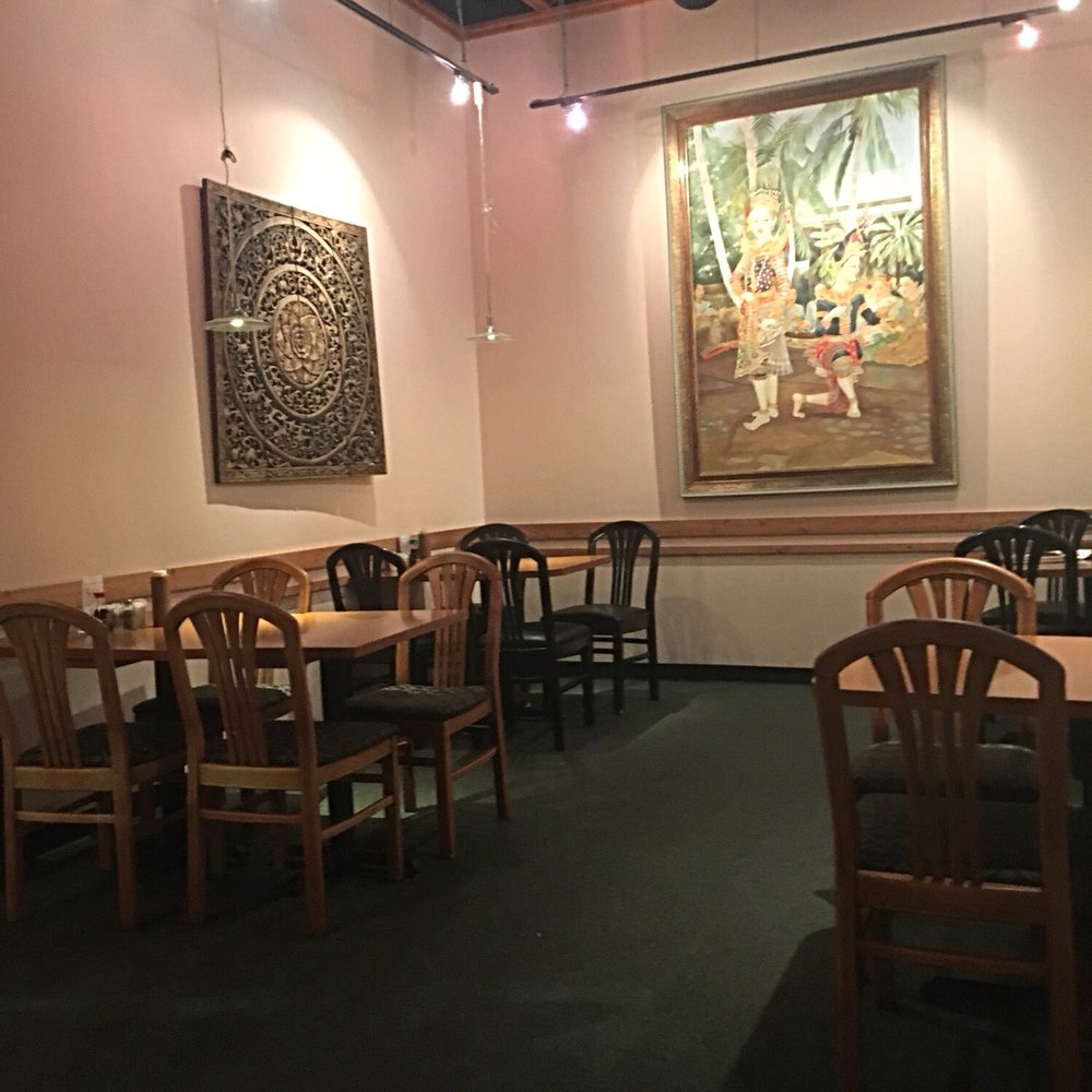 Thai Taste - Matthews - Nice room to the left of front door 3/26/18 - Thai Near Me - Matthews, North Carolina Thai Taste - Matthews - Nice room to the left of front door 3/26/18 - Thai Near Me - Matthews, North Carolina
