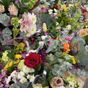 Trader Joe's - Fresh flowers - Grocery Near Me - Phoenix, Arizona