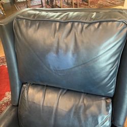 Fibrenew Bay Area - Damaged headrest