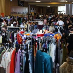 Round She Goes Fashion Market - Photo is courtesy of Two Birds Photography