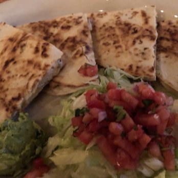 Savina's - Spinach and chicken quesadilla.  Pretty tasty - good chunks of chicken. - Mexican Near Me - Denver, Colorado