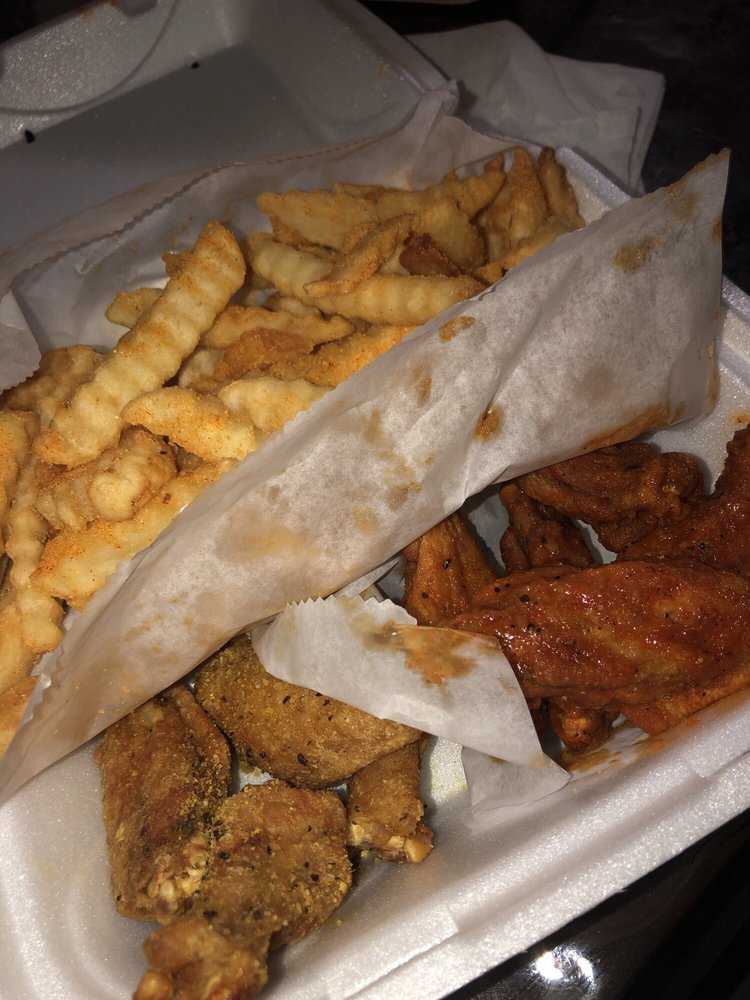 WING & FISH 12 Photos & 19 Reviews Cheesesteaks 216 NW