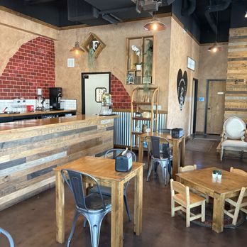 Ella Cafe - Cafes Near Me - Davie, Florida