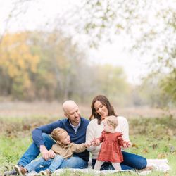 Consider the Lilies Photography - family of four