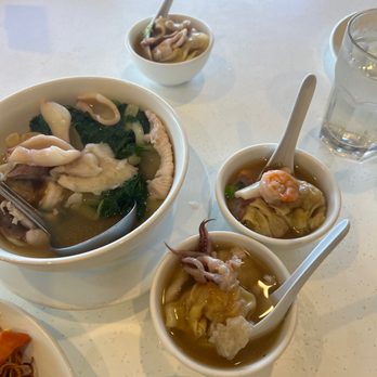 Phoenix Inn Chinese Cuisine - Phoenix special wonton soup - Chinese Near Me - Alhambra, California Phoenix Inn Chinese Cuisine - Phoenix special wonton soup - Chinese Near Me - Alhambra, California