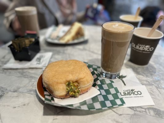 Café Olimpico - Vieux-Montréal by null